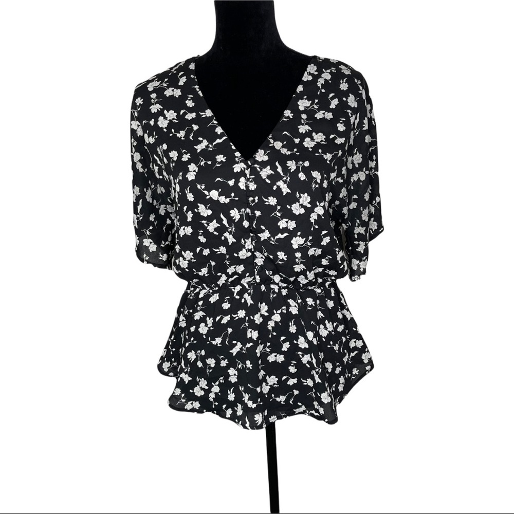 Sienna Sky Flowy Floral V neck Peplum Blouse Med